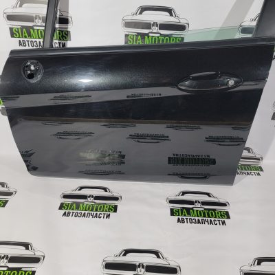Двері передня ліва Ford Fiesta mk7 USA 2014-2019г D2BZ-5420125-B код фарби UH маленький відкол фарби