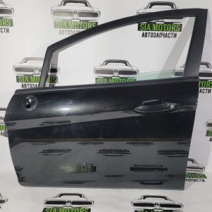 Двері передня ліва Ford Fiesta mk7 USA 2014-2019г D2BZ-5420125-B код фарби UH маленький відкол фарби