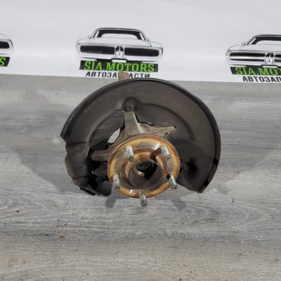 Цапфа зі маточиною передня права Ford Focus mk3 12-18 зі шкіркою BV6Z-3K185-D