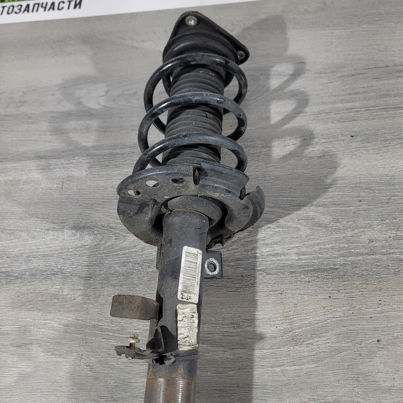 Стійка амортизатора в складі передня ліва Ford Focus mk3 11-18 BV6Z-18124-H - Зображення 2