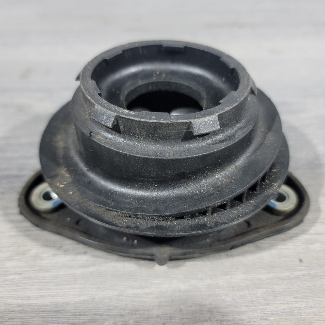 Опора амортизатора передня права Ford Focus mk3 11-18 F1FZ-3A197-C
