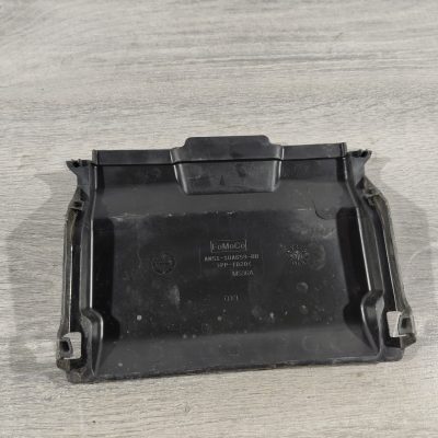 Кришка корпусу АКБ ззаду Ford Focus mk3 11-18 CV6Z 10A659-B