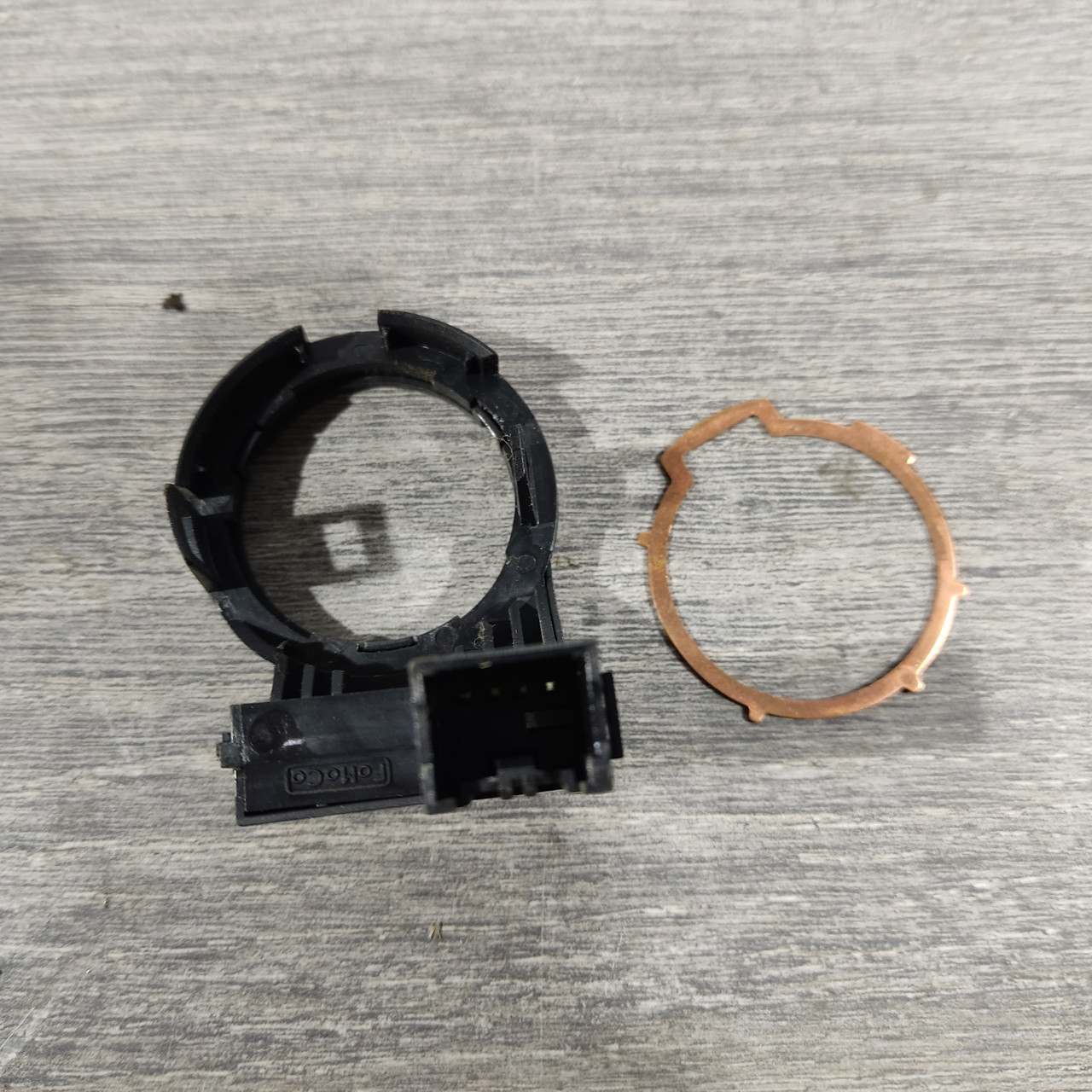 Антена іммобілайзера Ford Focus mk3 11-18 6E5T-15607-CA