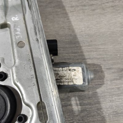 Склопідіймач із мотором задній правий Ford Focus mk3 11-18 2 піна CM5Z-5827000-A