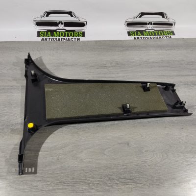 Накладка центральної стійки нижня ліва Ford Focus mk3 11-18 чорна CV6Z-5424347-BB