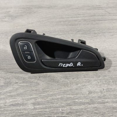 Ручка дверей внутрішня передня права (б/у) Ford Focus mk3 2015-2018г F1EZ-5822600-CB
