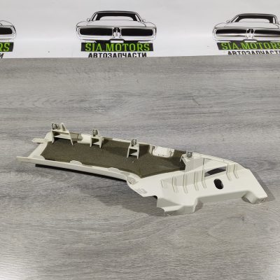 Накладка задньої стійки верхня задня ліва Ford Focus mk3 11-18 4d сіра CV6Z5431011BA