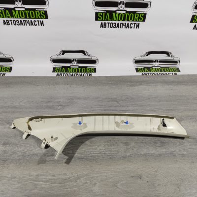 Накладка передньої стійки верхня ліва Ford Focus mk3 11-18 сіра GM5Z-5803599-AB