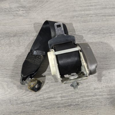 Ремінь безпеки задній центральний Ford Focus mk3 11-18 F1EZ-99611B64-AB