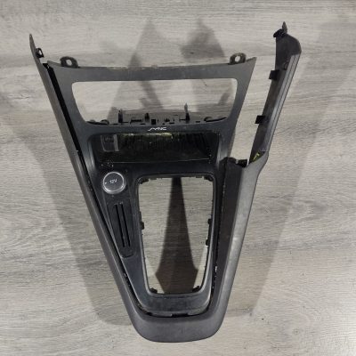 Накладка центральної консолі Ford Focus mk3 15-18, чорний F1EZ58044D90CB