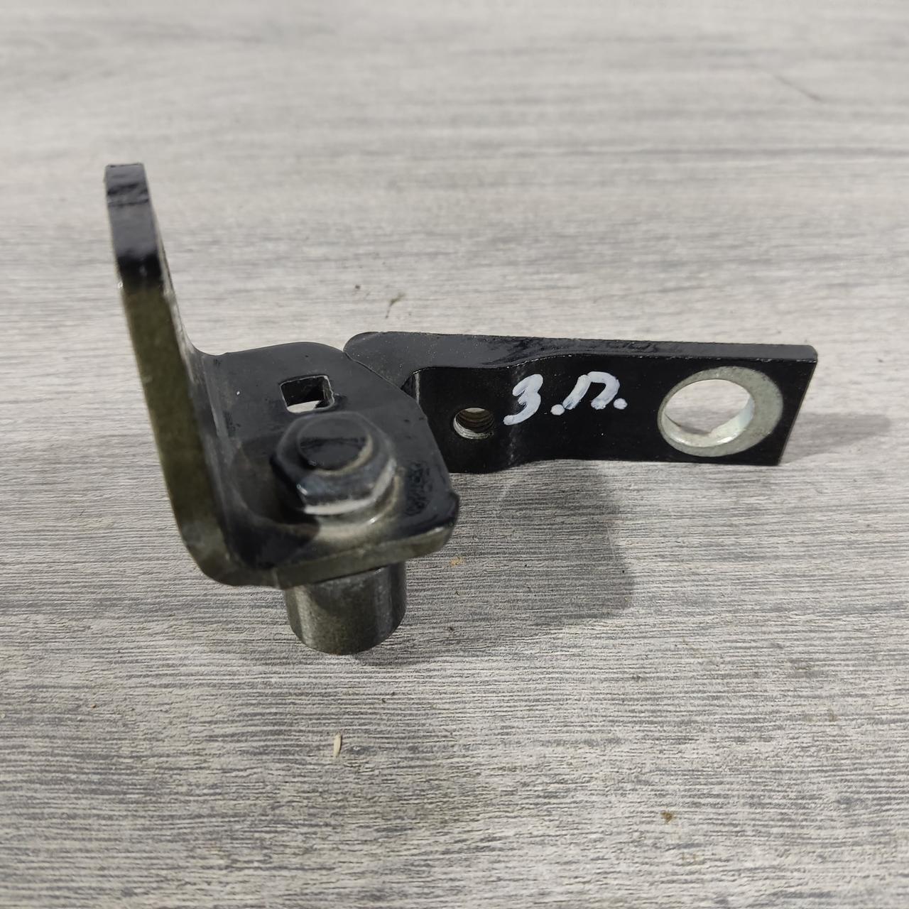 Петля двері верхня задня права Ford Focus mk3 11-18 CP9Z-5422800-A