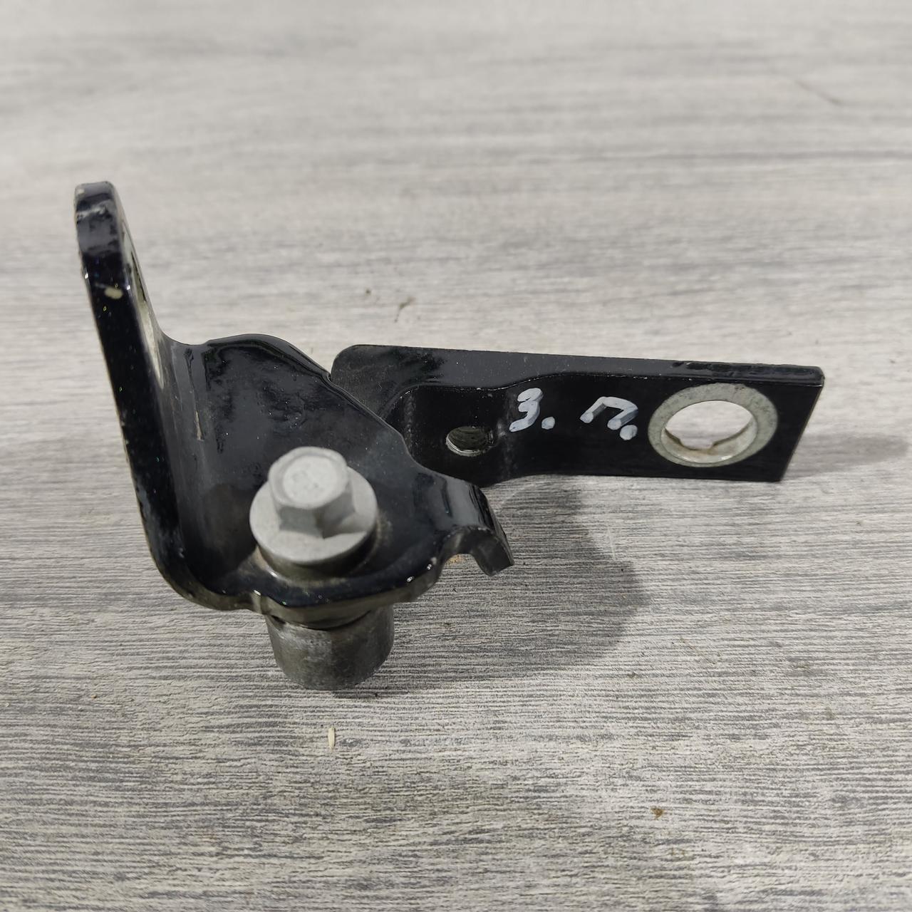 Петля двері верхня задня права Ford Focus mk3 11-18 CP9Z-5422800-A