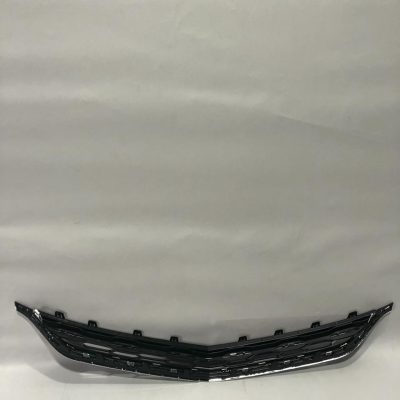 84061034 Решітка радіатора верх CHEVROLET MALIBU (2016-18), (84061034)