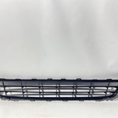 5C68536779B9 Решетка переднего бампера VOLKSWAGEN JETTA (2011-14), (5C6-853-677-9B9)