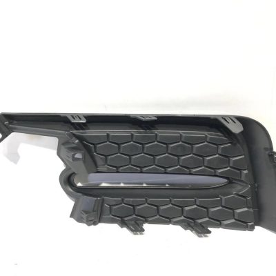 8148112400 Накладка протитуманки SE права TOYOTA COROLLA (2020), (81481-12400)