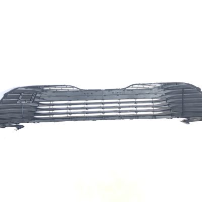 5310206100 Решітка бампера LE TOYOTA CAMRY 70 (2018-20), (53102-06100)