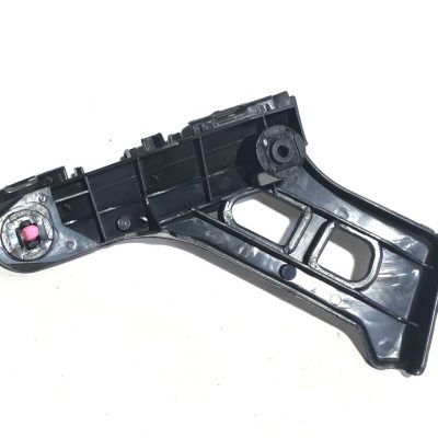 5211676011 Кріплення переднього бампера ліве LEXUS СТ200 (2011-17), (52116-76011)