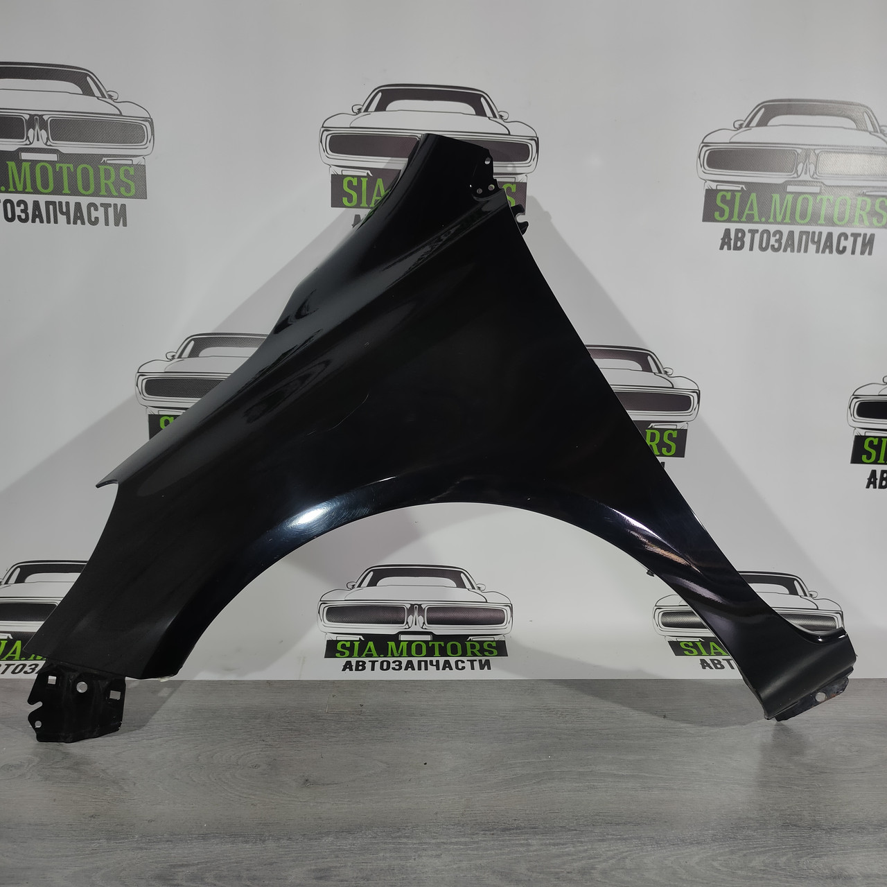 Крило переднє ліве Nissan Versa 12-19 usa чорне NAH FCA01-3BAMC