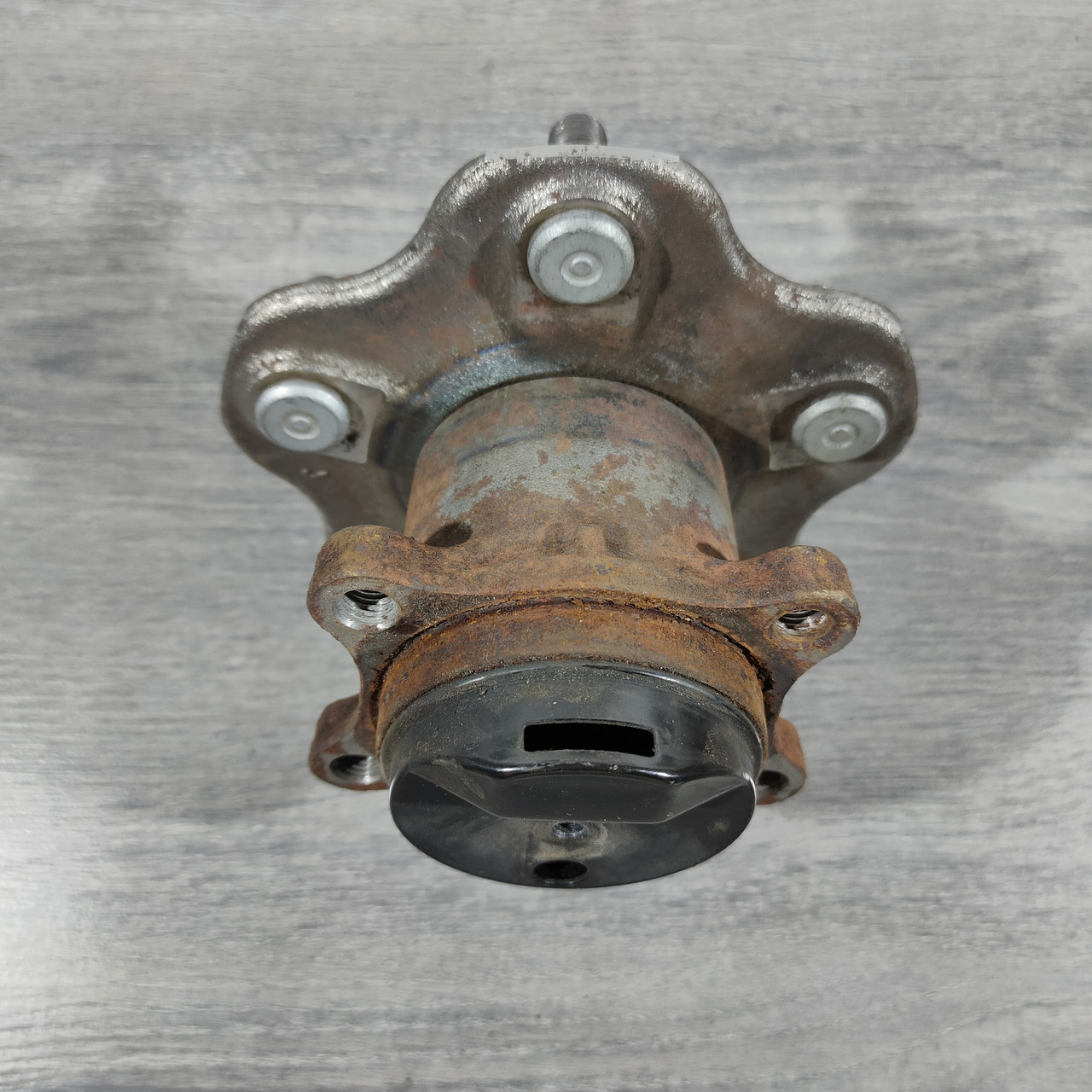 Ступиця задня права Nissan Sentra 13-19 43202-4AF0A