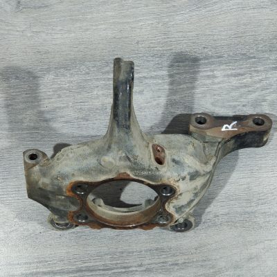 Цапфа передня права Nissan Sentra 13-19 1,6 1.8 40014-1KA1A