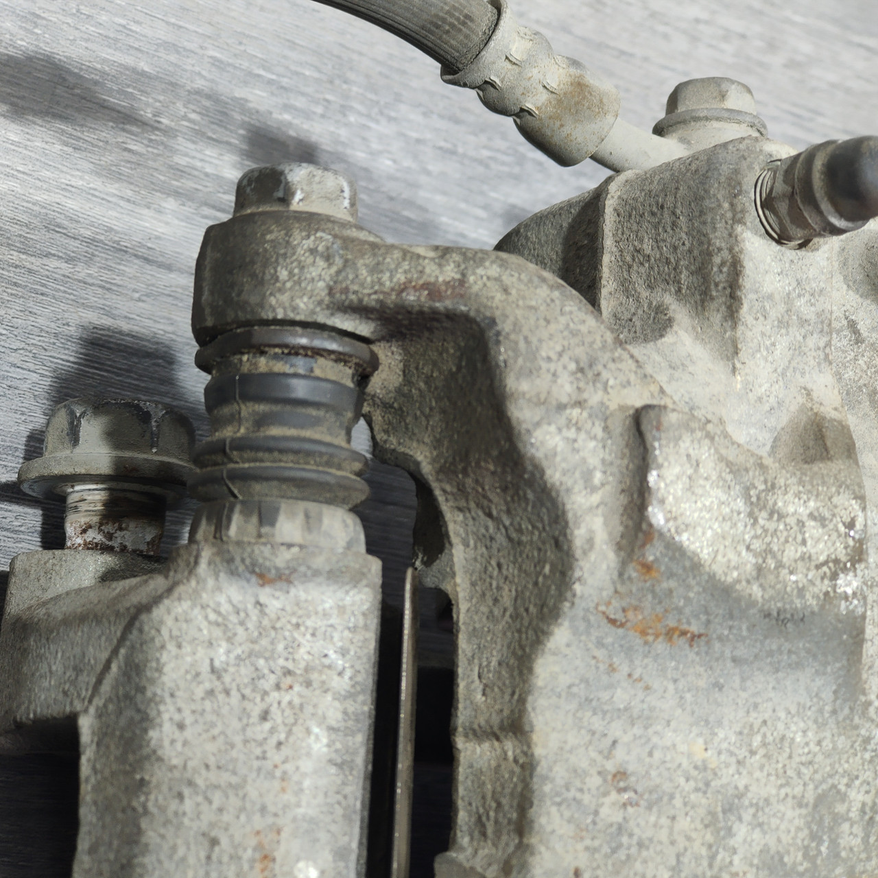 Суппорт передній правий Nissan Sentra 13-19 1.8 41001-3SG0C - Зображення 3