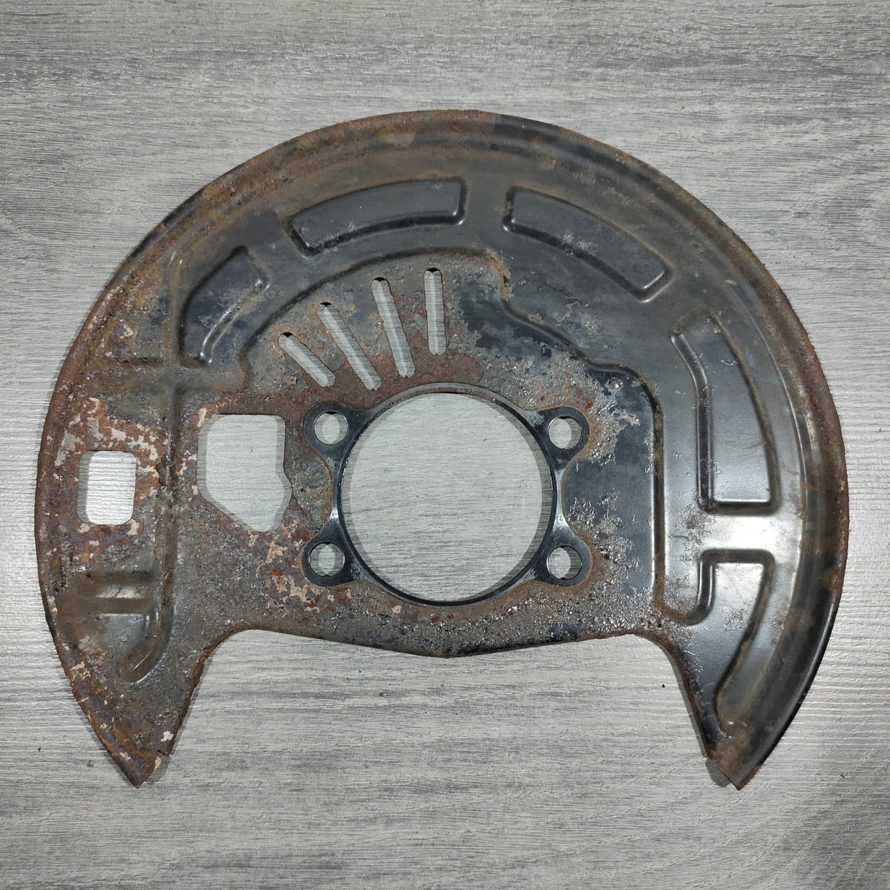 Кожух гальмівного диска передній правий (Ржавій) Nissan Sentra 13-19 1.8 41150-3RJ0B