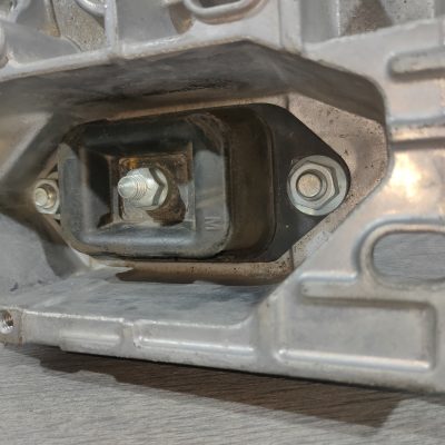 Подушка двигуна ліва Nissan Sentra 13-19 1.8 11220-1KG0A