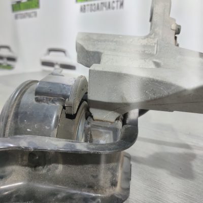 Подушка двигуна права Nissan Sentra 13-19 1.8 11210-5UD0A
