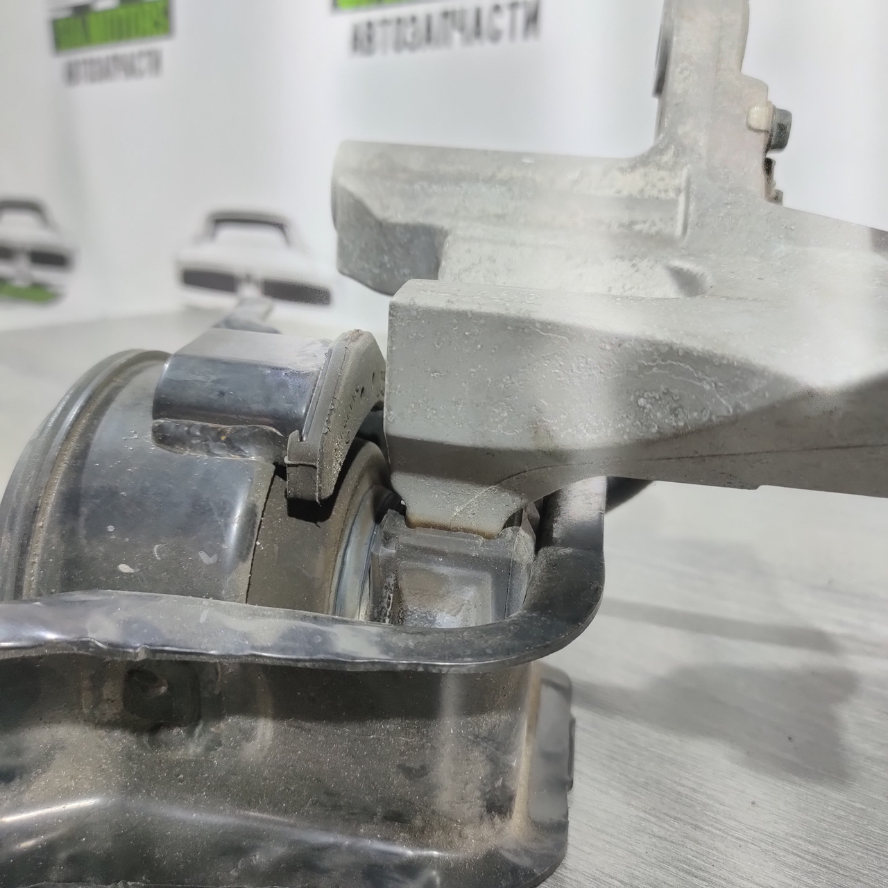 Подушка двигуна права Nissan Sentra 13-19 1.8 11210-5UD0A - Зображення 2