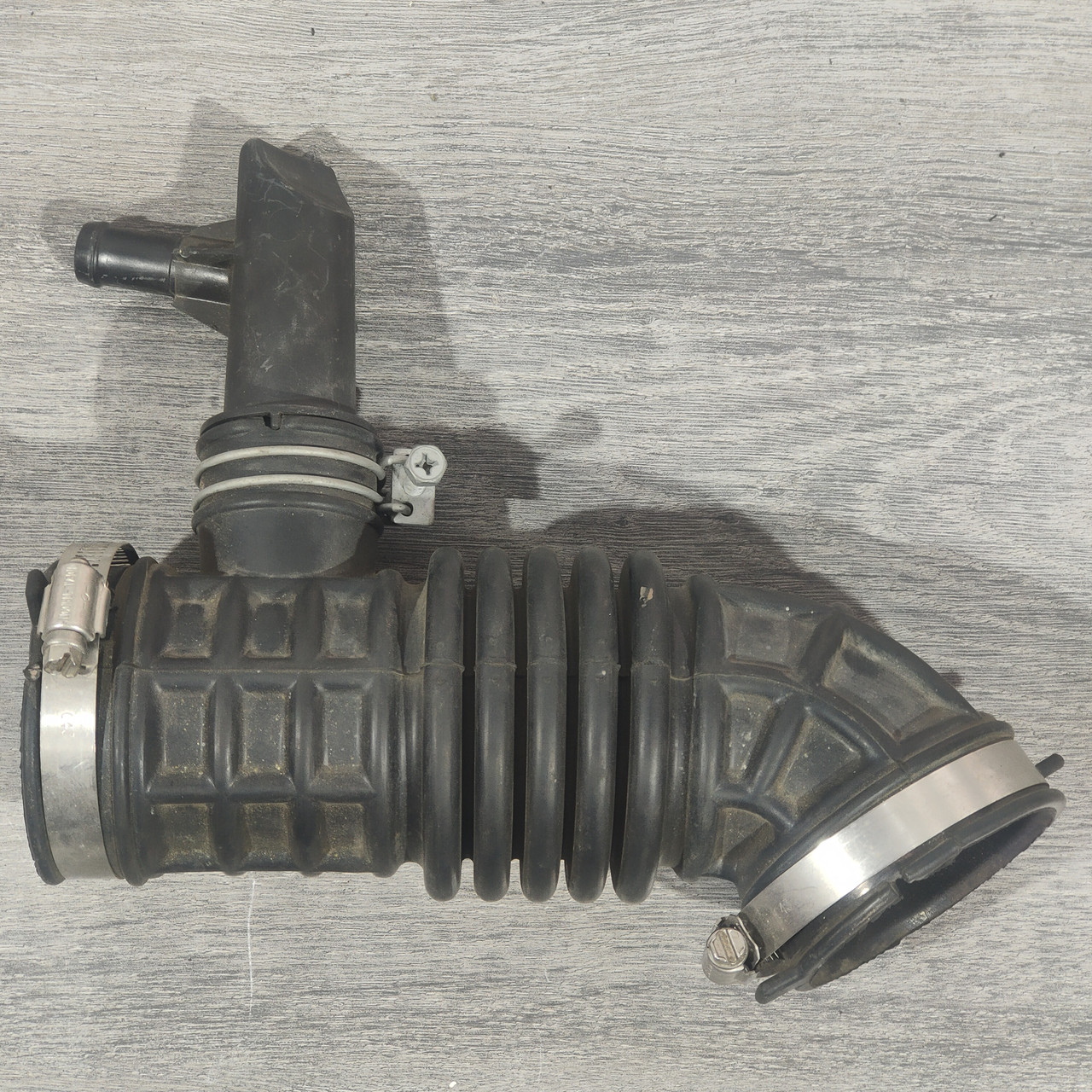 Повітровід на колектор гума Nissan Sentra 13-19 1.8 16576-3RC2A