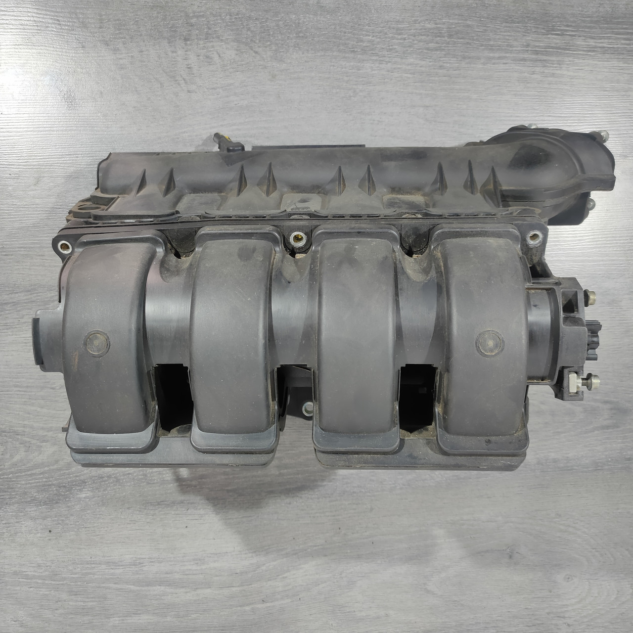 Колектор впускний Nissan Sentra 13-19 1.8 АКПП 14001-3RC6A