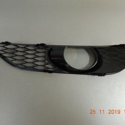 Накладка протитуманки права AUDI Q7 Sline (тільки комплектом з бампером) 2010-15 4L0807676C01C