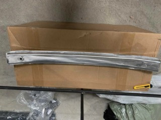 Підсилювач переднього бампера AUDI А4 2017-19 OEM 8w0807113
