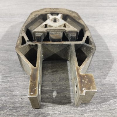 Подушка двигуна задня Ford Focus mk3 11-18 2.0 CV6Z-6068-A