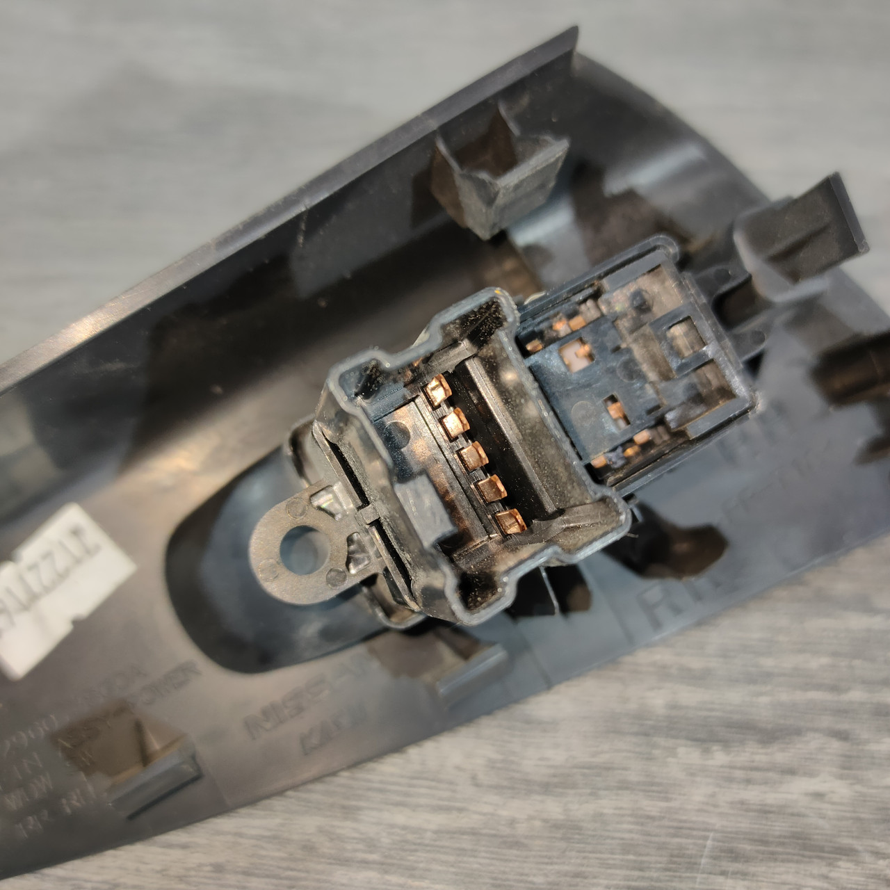 Керування склопідіймачем заднім правим Nissan Sentra 13-19 25411-1KL5A - Зображення 2