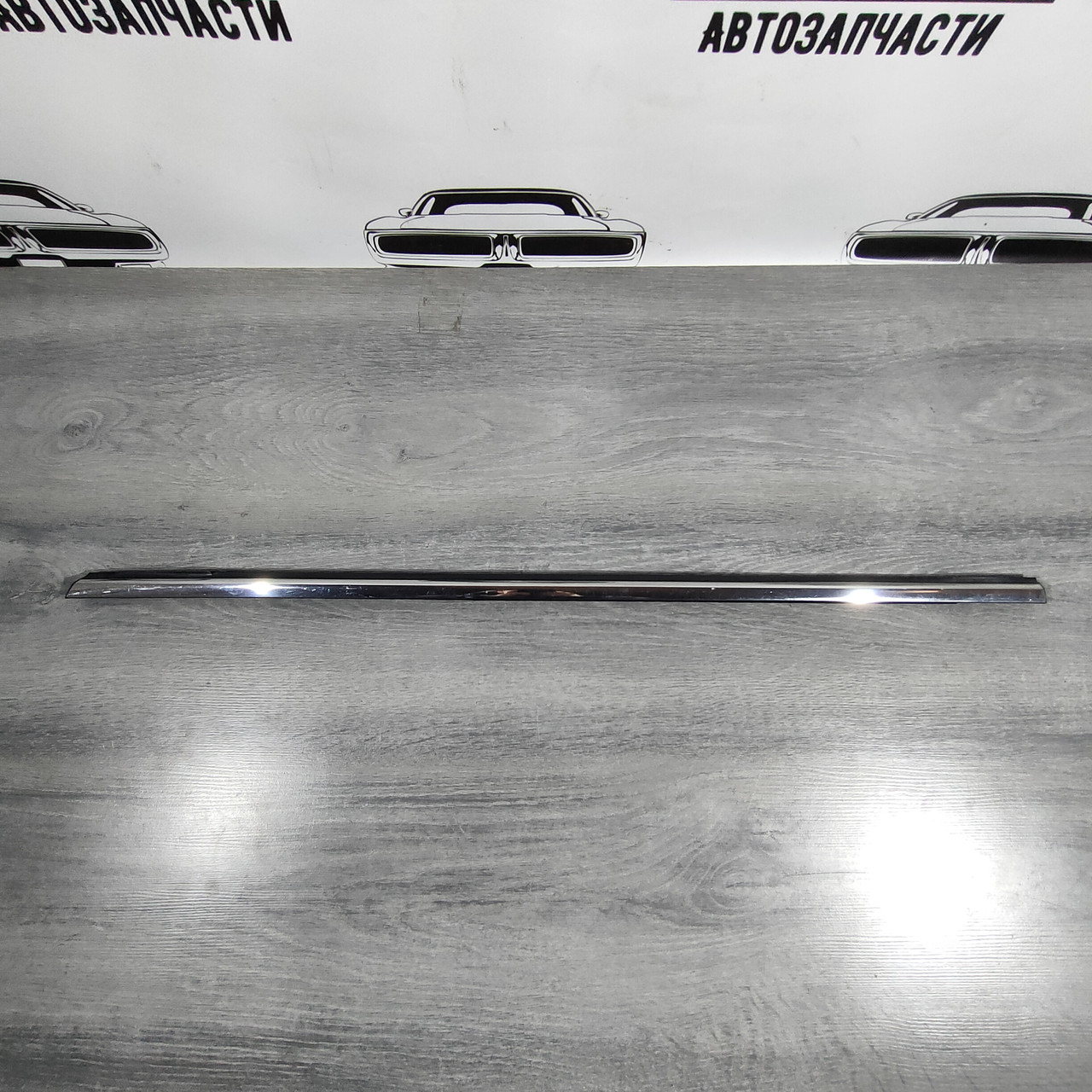 Молдинг двері-скло центральний задній Nissan Sentra 13-19 хром 82820-3SG0A