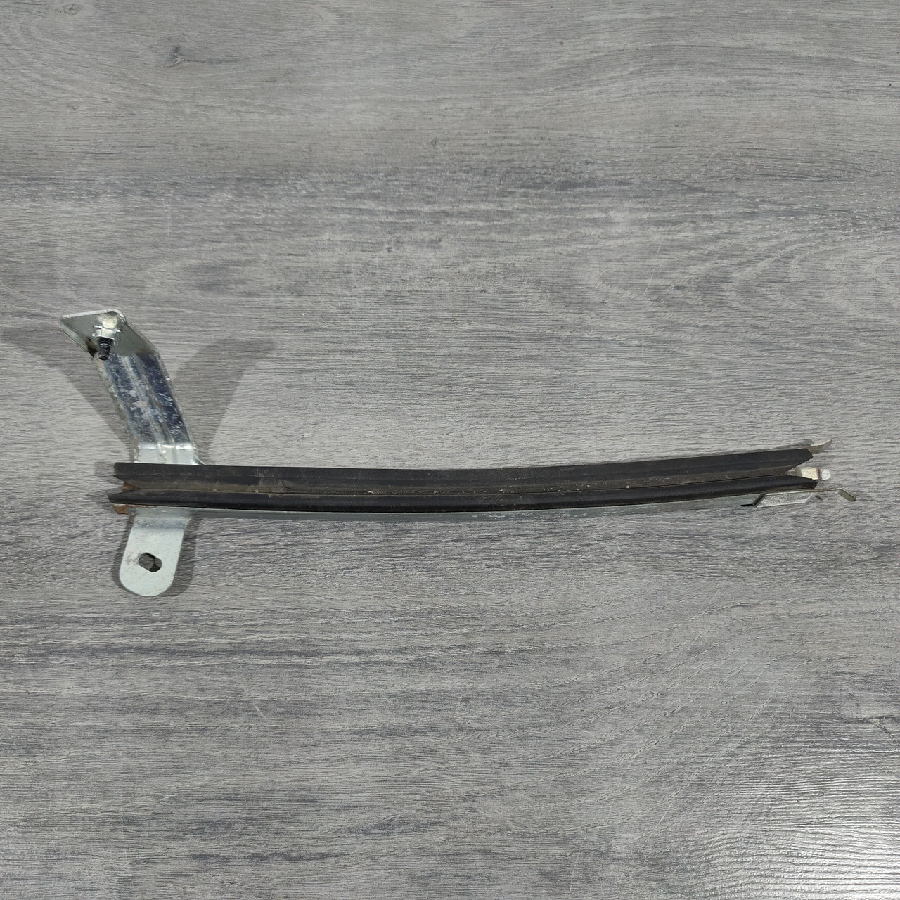 Напрямні скла дверей передньої лівої задня Nissan Sentra 13-19 80387-3SB0A - Зображення 2