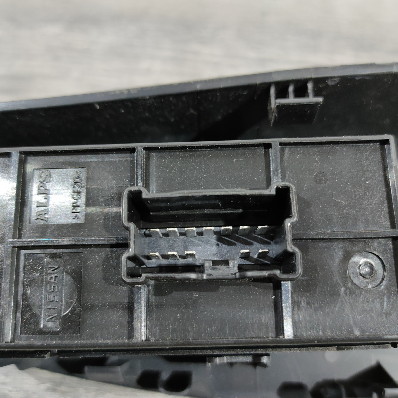 Керування склопідіймачем переднім правим Nissan Sentra 13-19 з накладкою 25411-1KA5A - Зображення 3