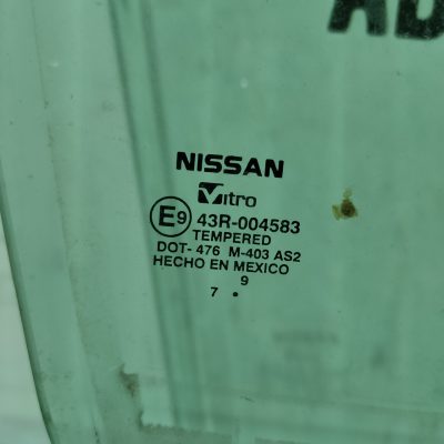 Скло дверей передньої правої Nissan Sentra 13-19 80300-3SG0A