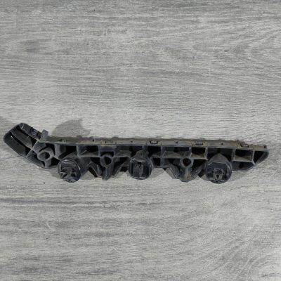 Кріплення переднього бампера праве крило Nissan Sentra 16-19 рест, 62224-3YU1A