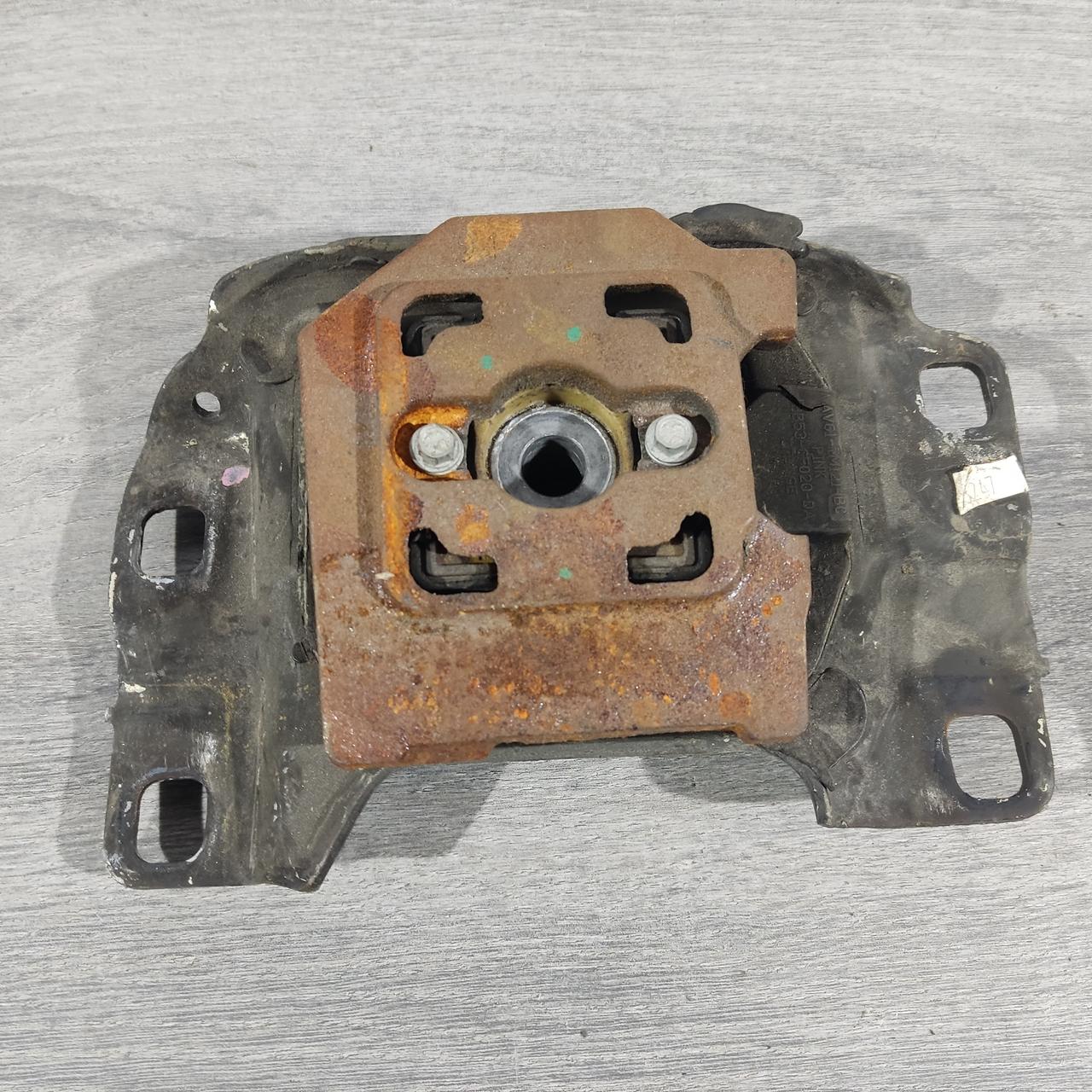 Подушка двигуна ліва Ford Focus mk3 11-18 2.0 AV6Z-6068-A