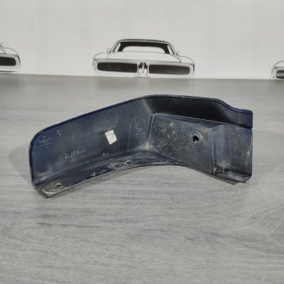Бризговик передній правий Nissan Sentra 13-19, потерт 999J2-L300003