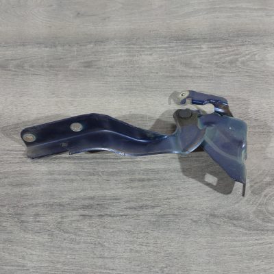 Петля капота права Nissan Sentra 13-19 65400-3SG0A