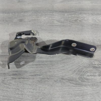Петля капота ліва Nissan Sentra 13-19 65401-3SG0A