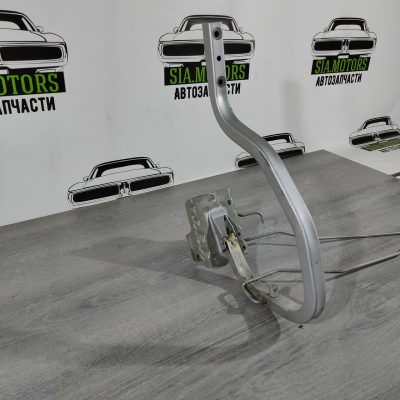 Петля кришки багажника ліва Nissan Sentra 13-19 H4400-3SGMA
