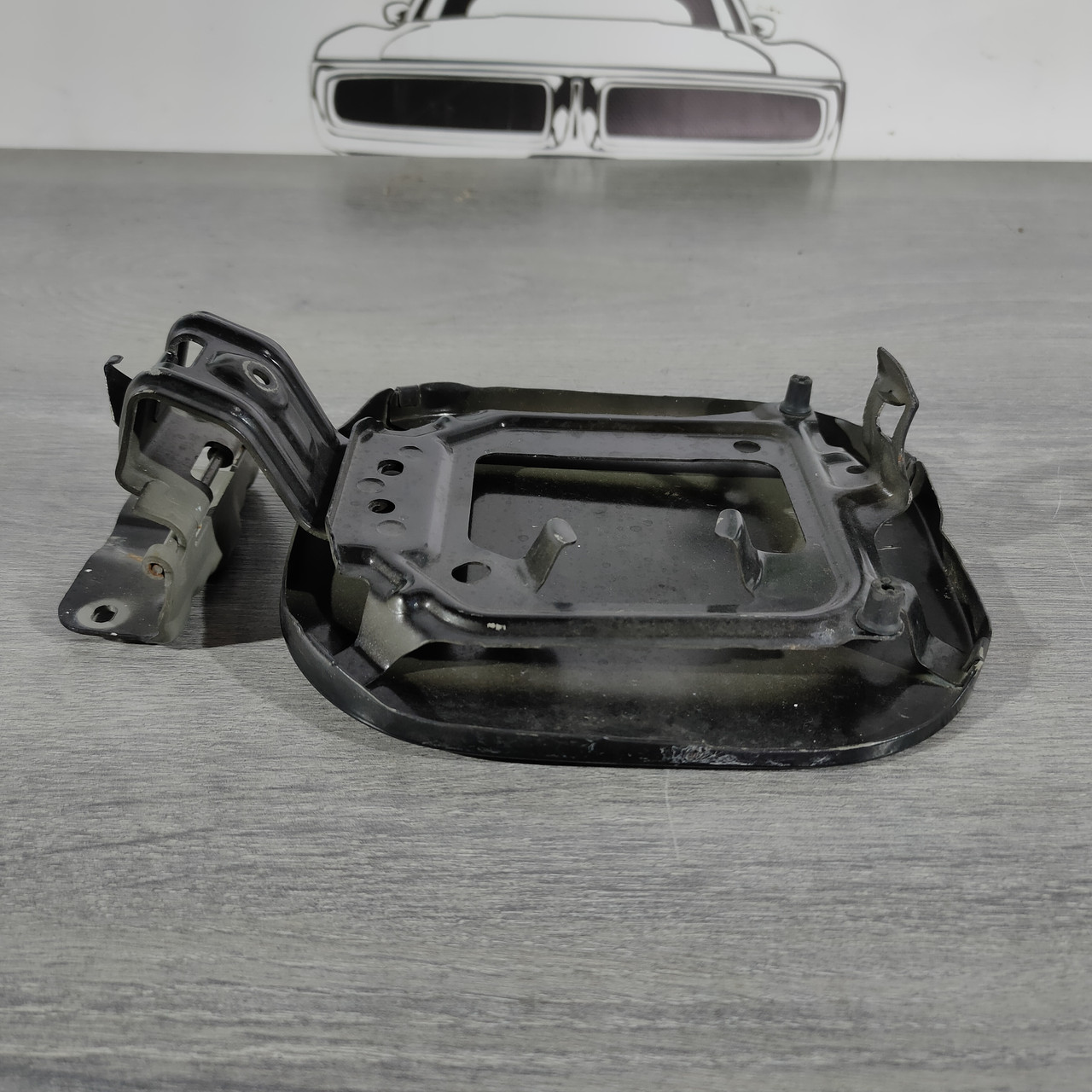 Лючок бензобака Nissan Sentra 13-19 чорний, подряпина G8830-9ANMA - Зображення 4