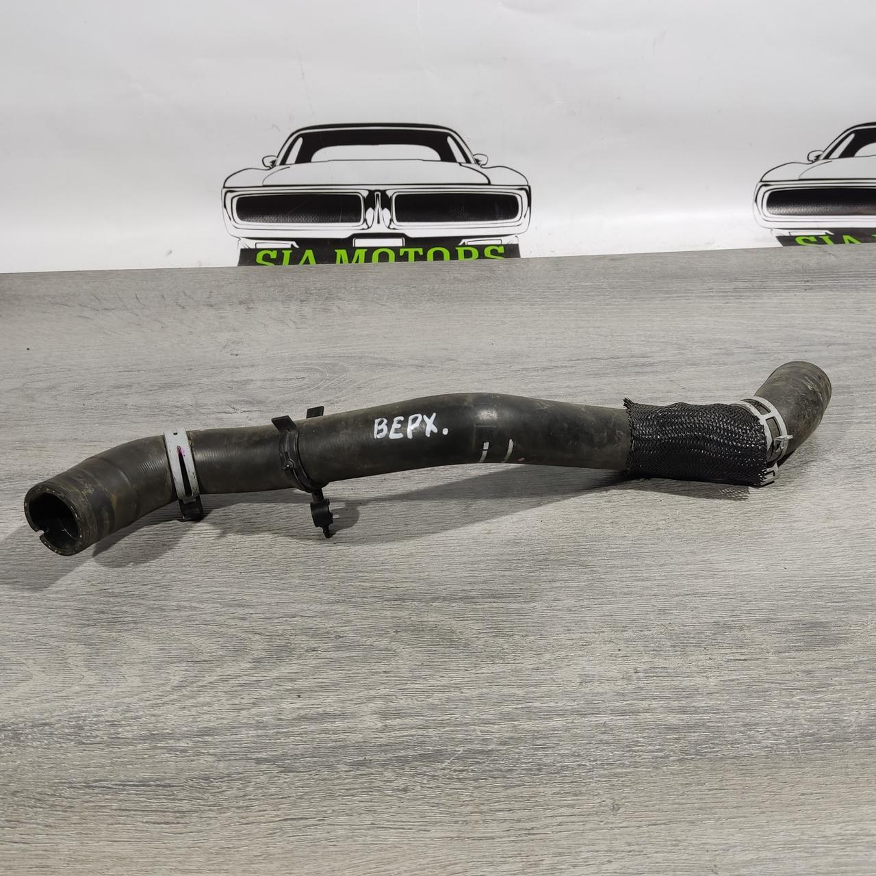 Патрубок охолодження верхній Ford Focus mk3 11-18 2.0 CV6Z-8260-K