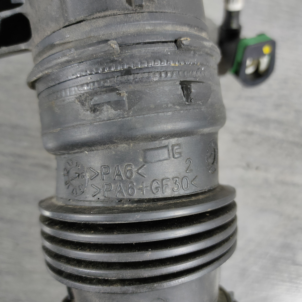 Повітровід від фільтра Ford Focus mk3 15-18 рест 1.0T F1FZ-9F788-B - Зображення 4