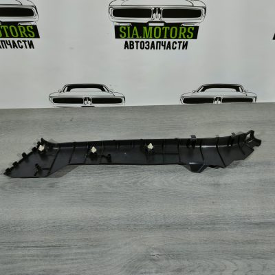 Накладка задньої стійки нижня права Nissan Sentra 13-19 чорна 76917-3SG0B