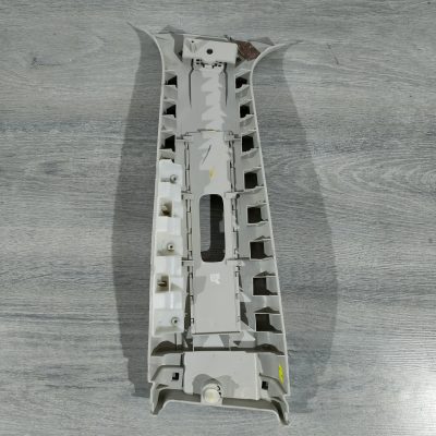Накладка центральної стійки верхня ремінь права Nissan Sentra 13-19 беж 76913-3SG0A